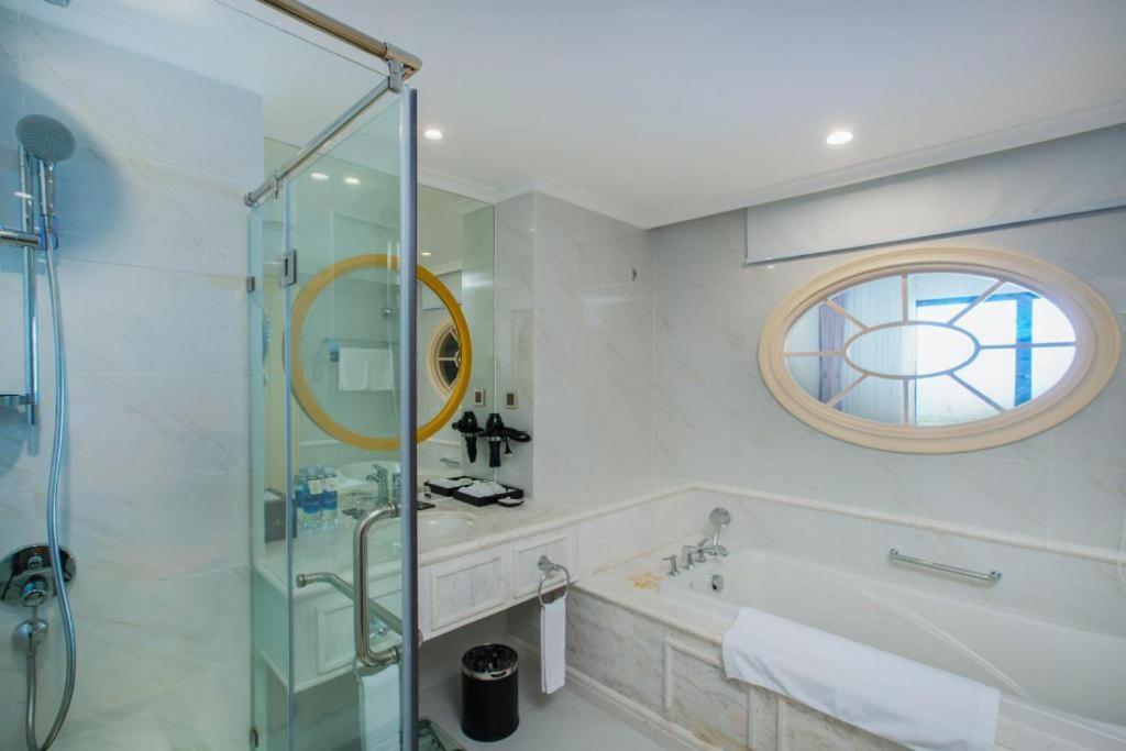 Vinoasis Phu Quoc Hotel Biên Hòa Buitenkant foto